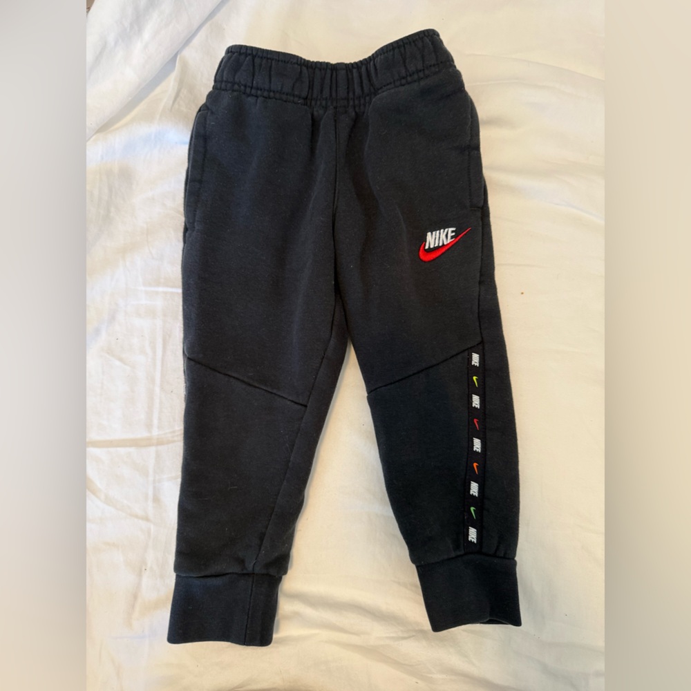 Nike Toddler Sweatpants Size 2T Black Logo Joggers GUC